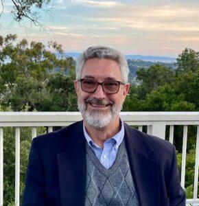 Headshot of Dwight Reynolds